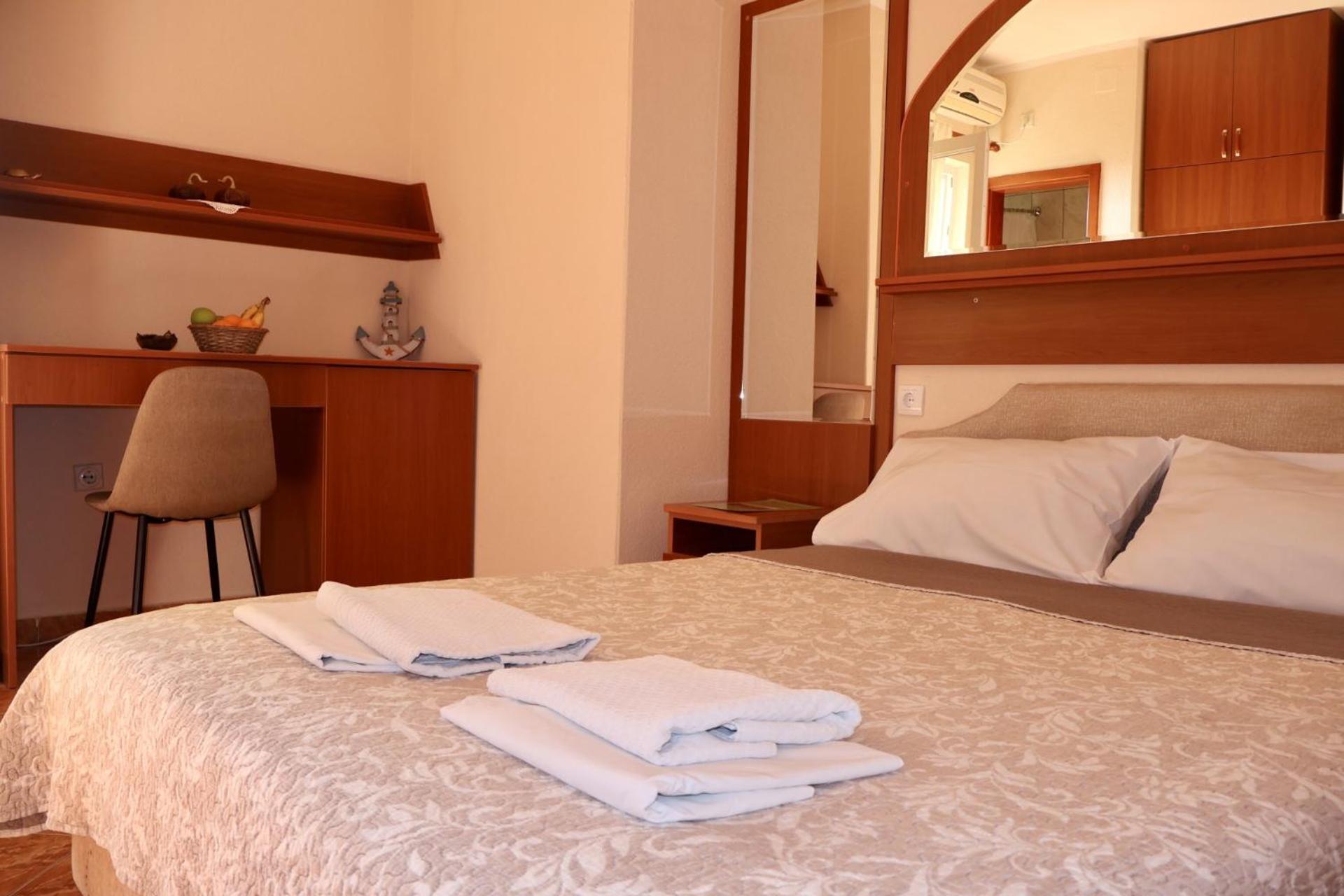 Hotel Pansion Nobel Petrovac Exterior foto