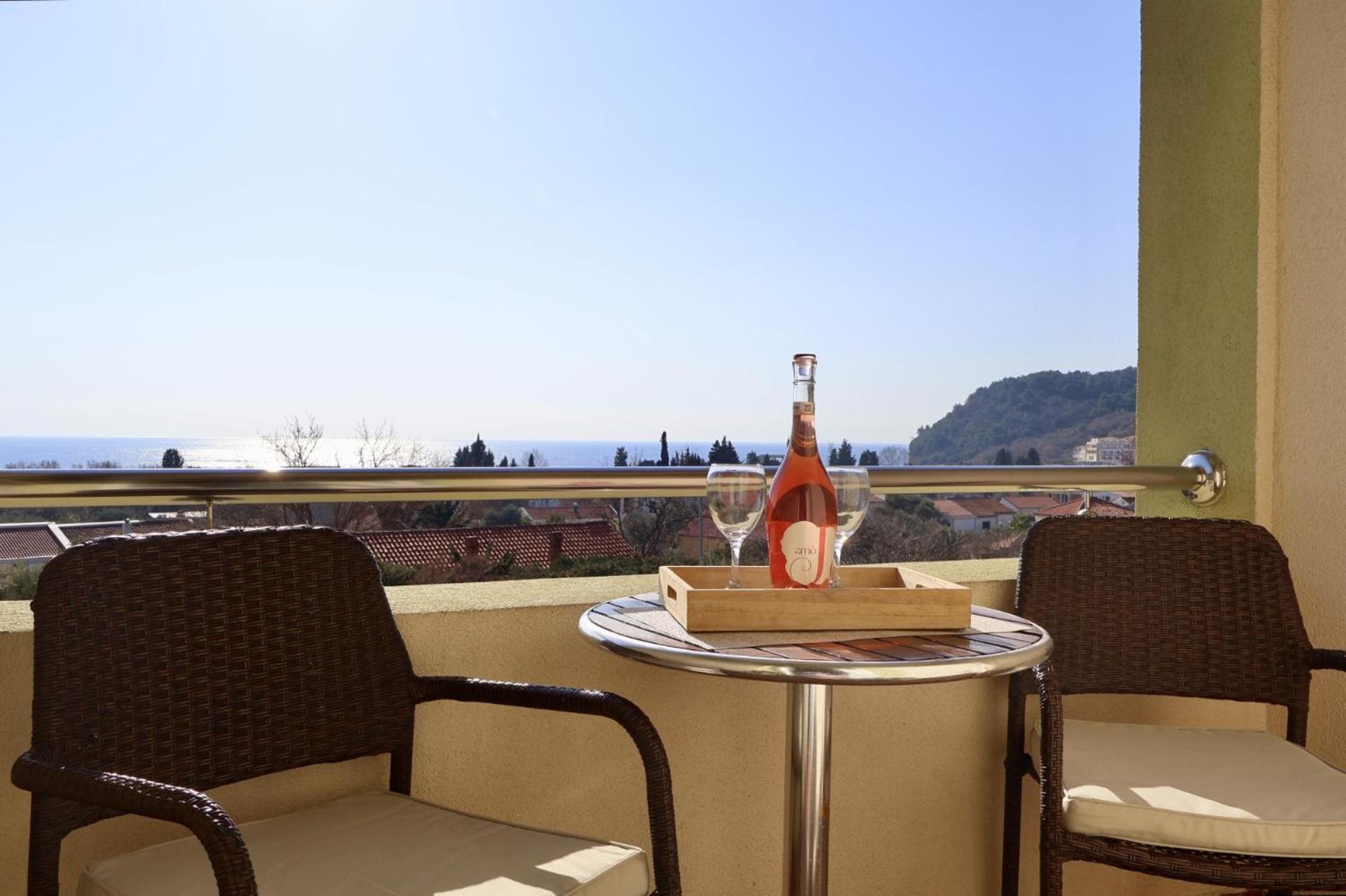 Hotel Pansion Nobel Petrovac Exterior foto