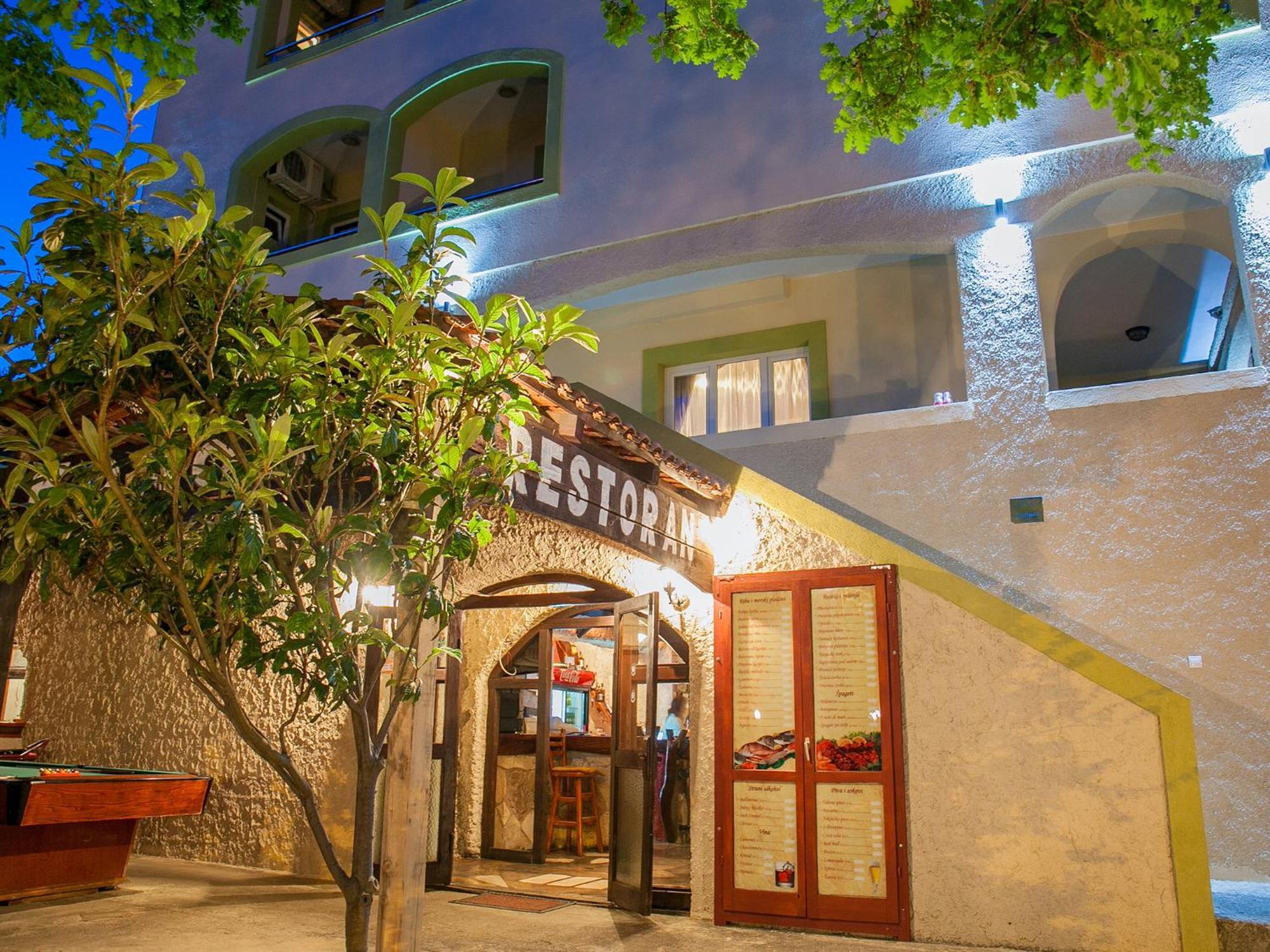Hotel Pansion Nobel Petrovac Exterior foto