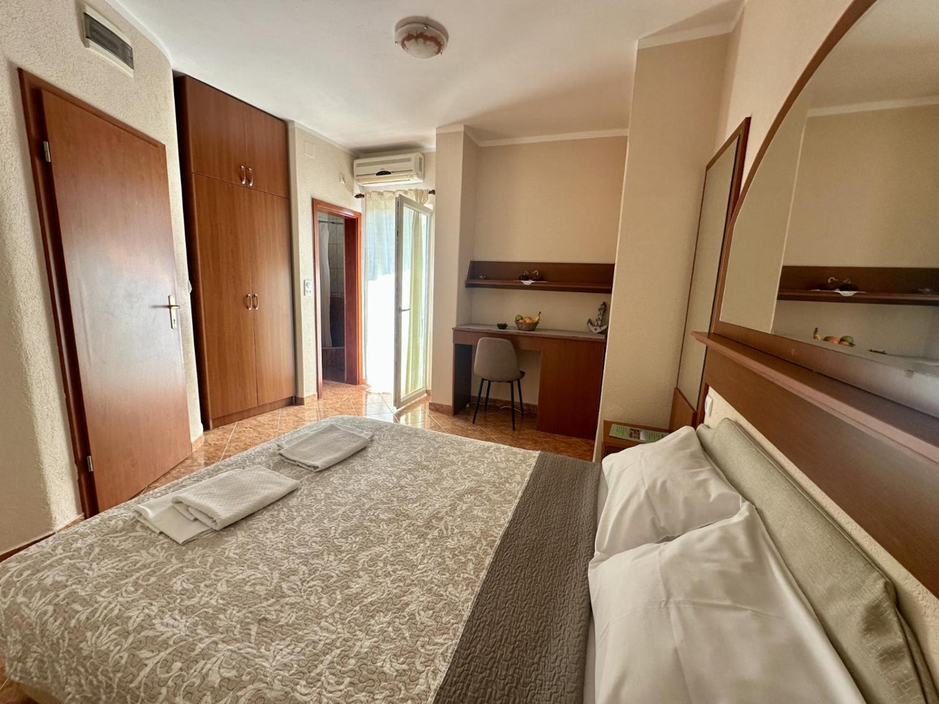 Hotel Pansion Nobel Petrovac Exterior foto