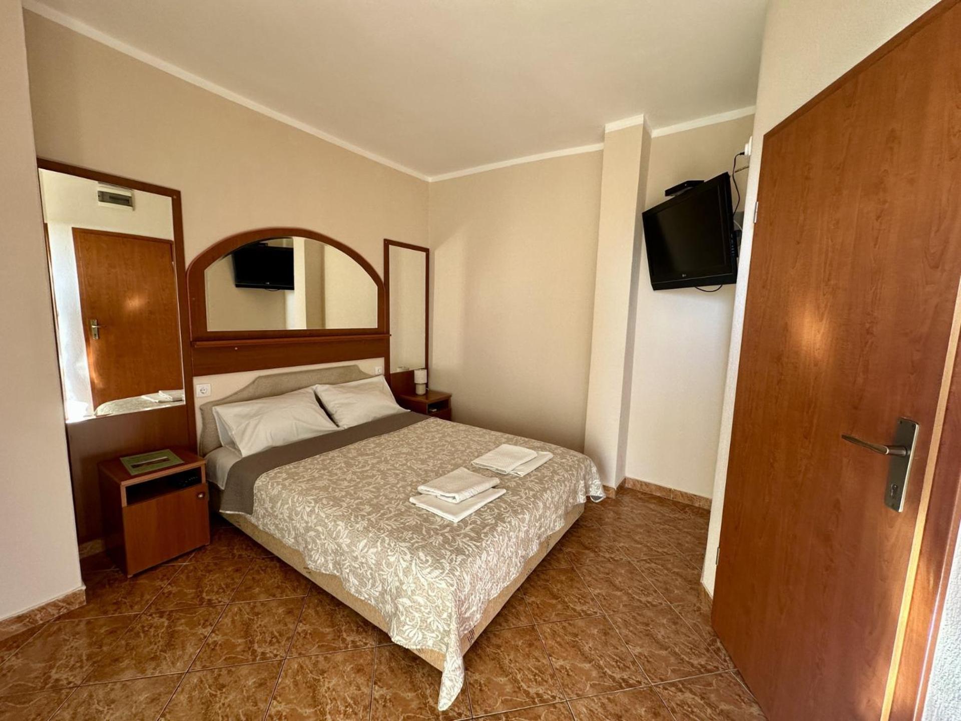 Hotel Pansion Nobel Petrovac Exterior foto