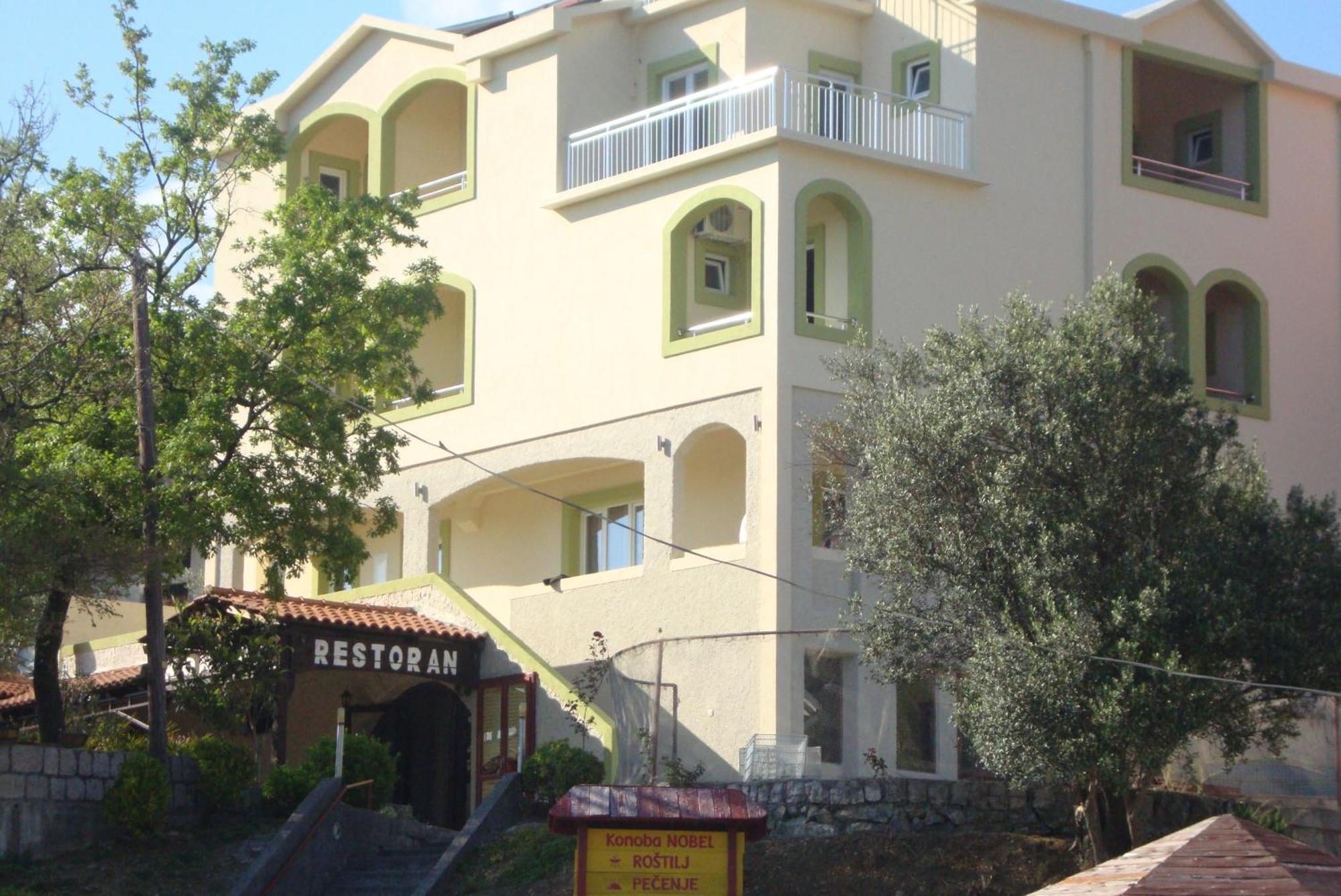 Hotel Pansion Nobel Petrovac Exterior foto