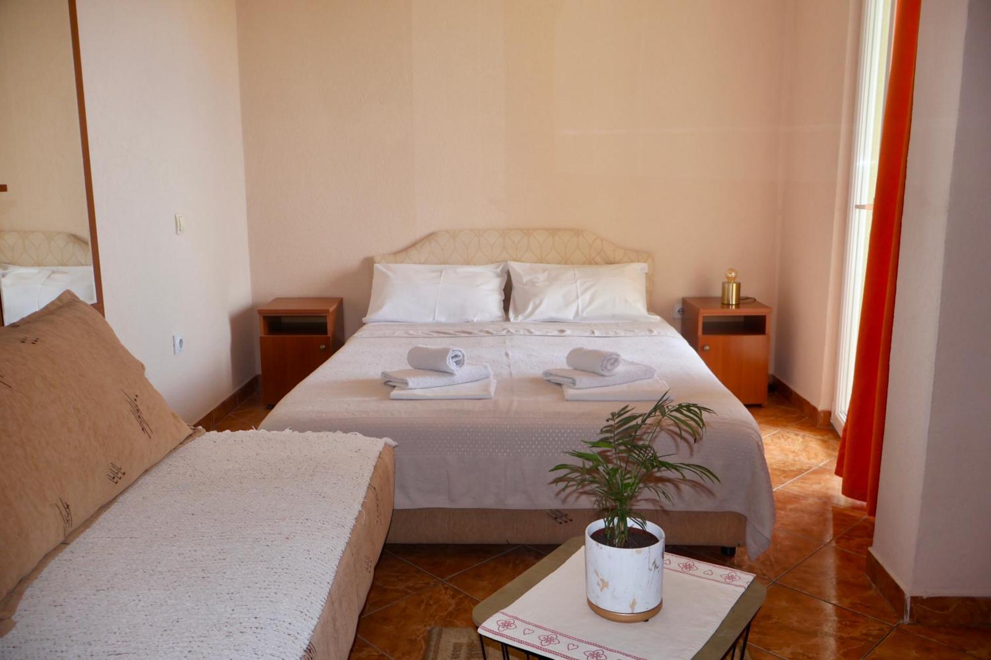 Hotel Pansion Nobel Petrovac Habitación foto